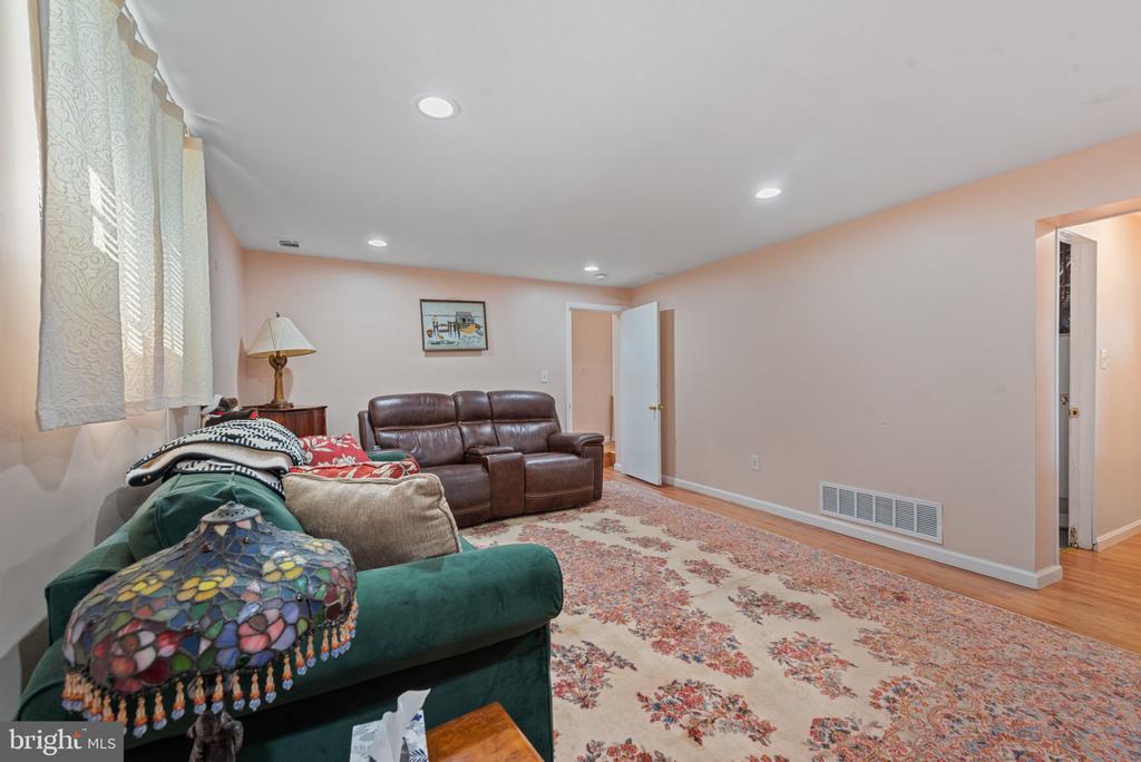 615 Kahn Dr