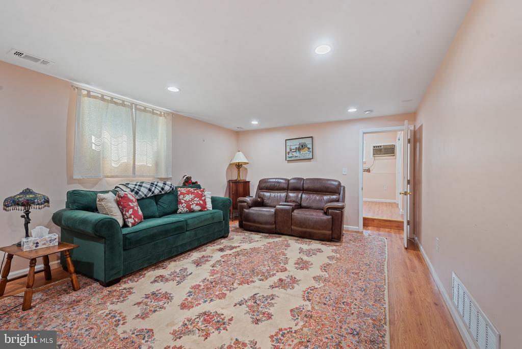 615 Kahn Dr
