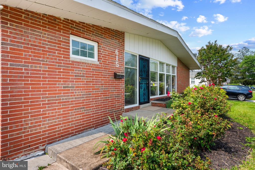 615 Kahn Dr