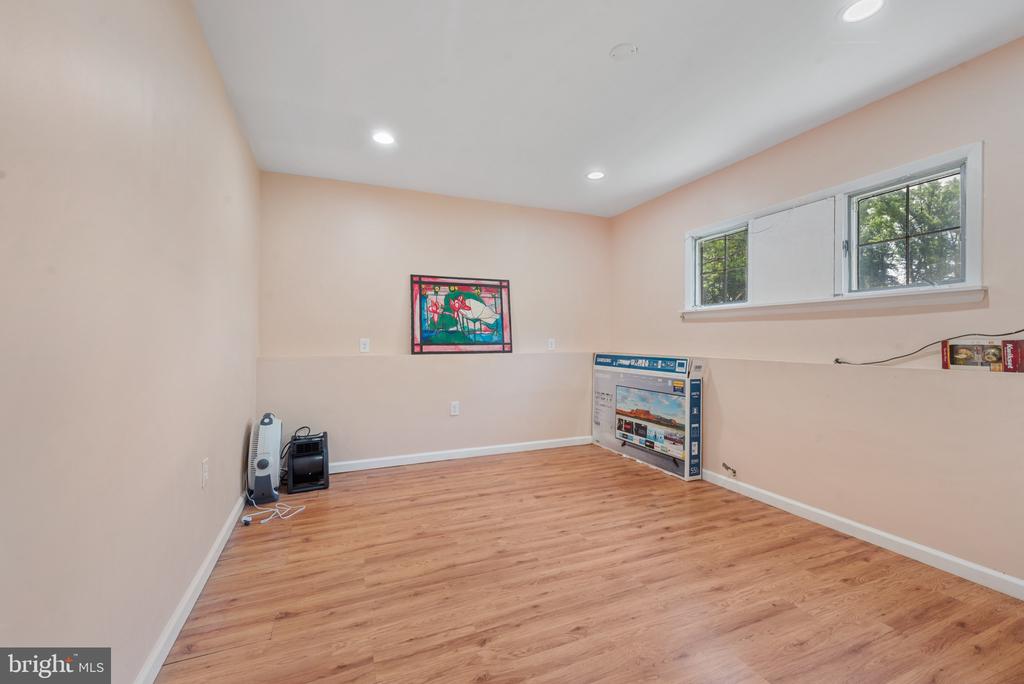 615 Kahn Dr