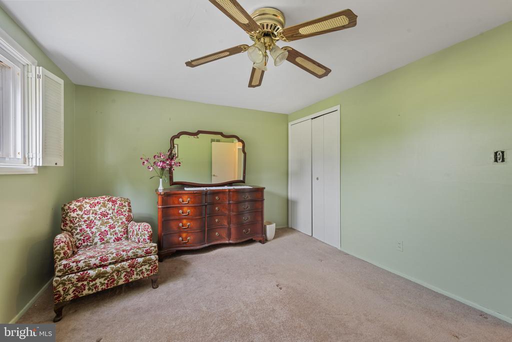 615 Kahn Dr