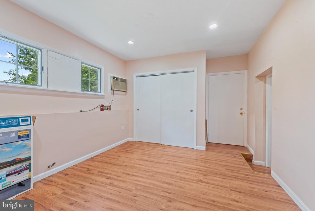 615 Kahn Dr