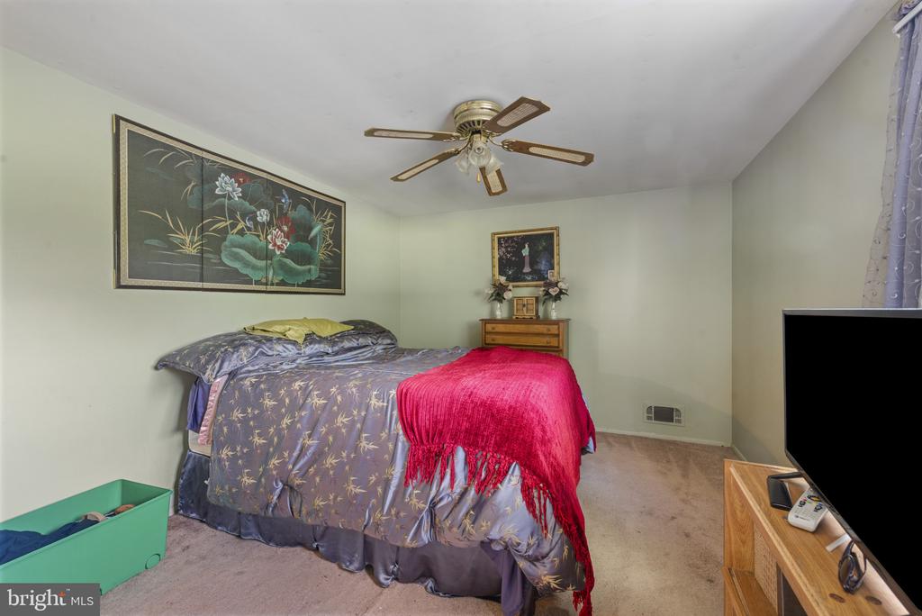 615 Kahn Dr