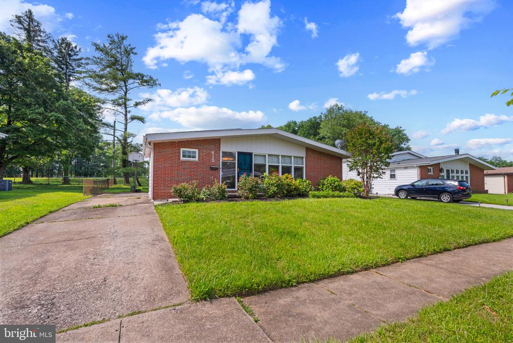 615 Kahn Dr