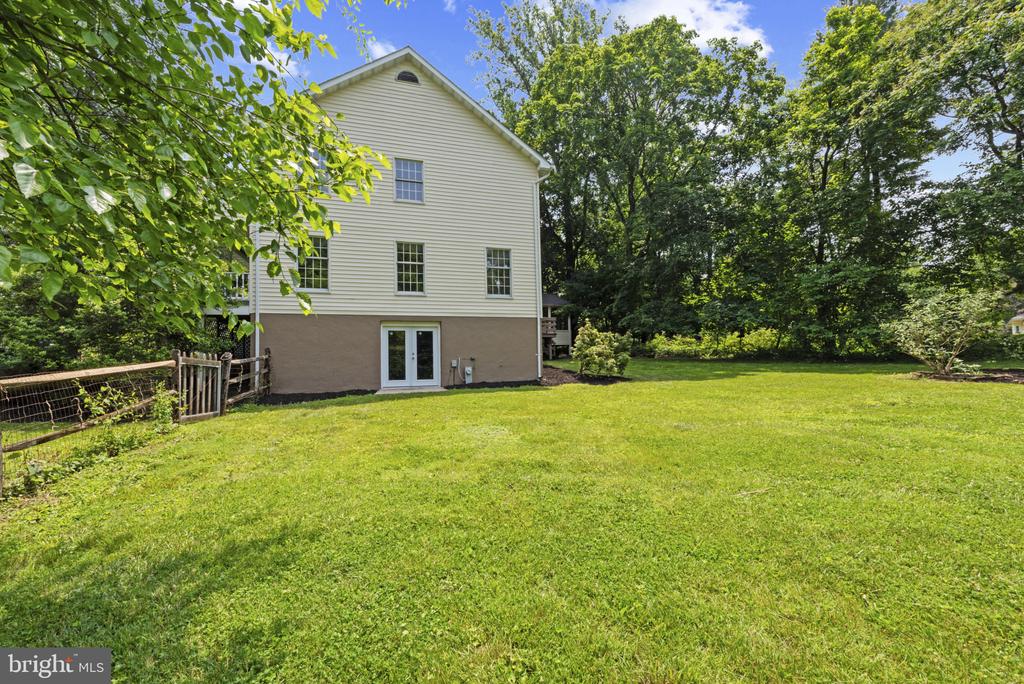 6 Constantine Dr