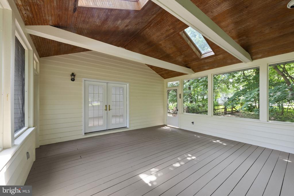 6 Constantine Dr