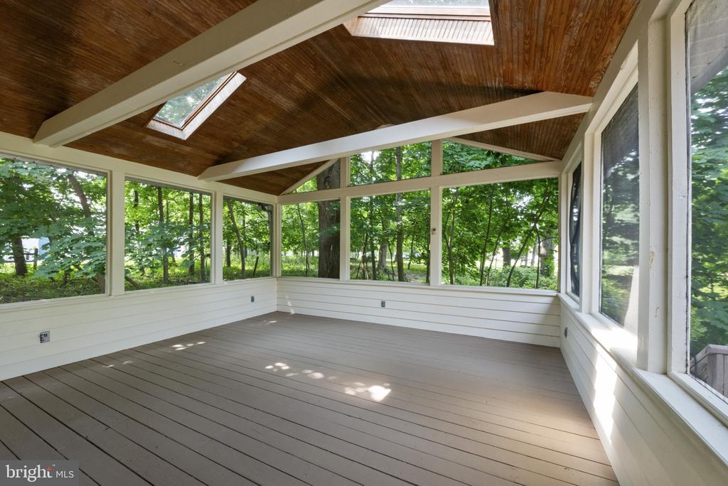 6 Constantine Dr