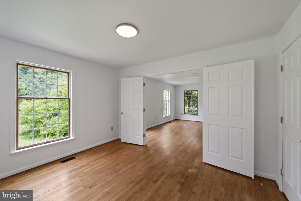 6 Constantine Dr
