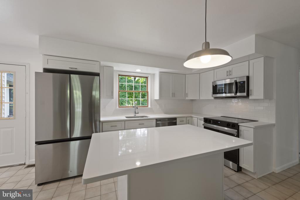 6 Constantine Dr