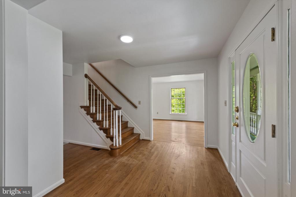 6 Constantine Dr