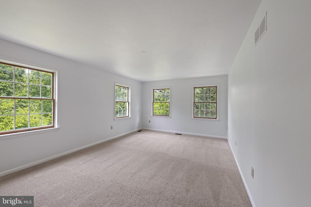 6 Constantine Dr