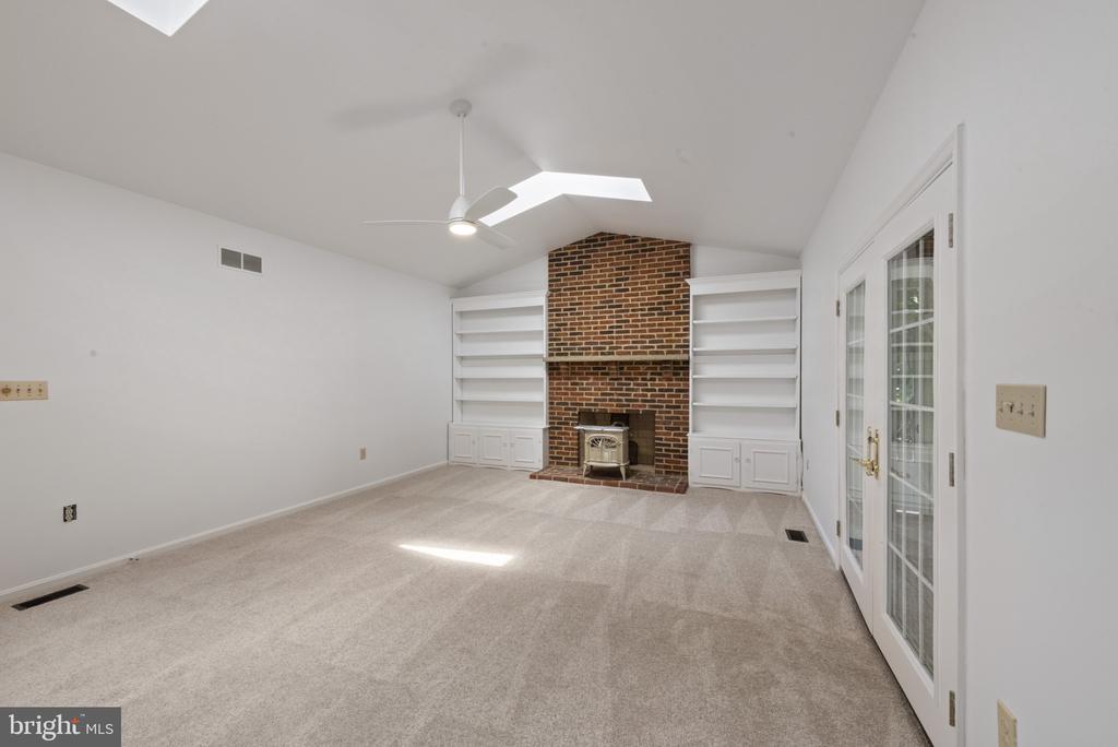 6 Constantine Dr