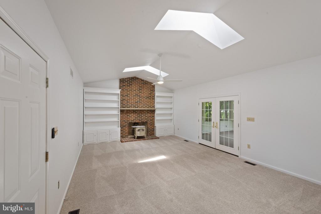 6 Constantine Dr