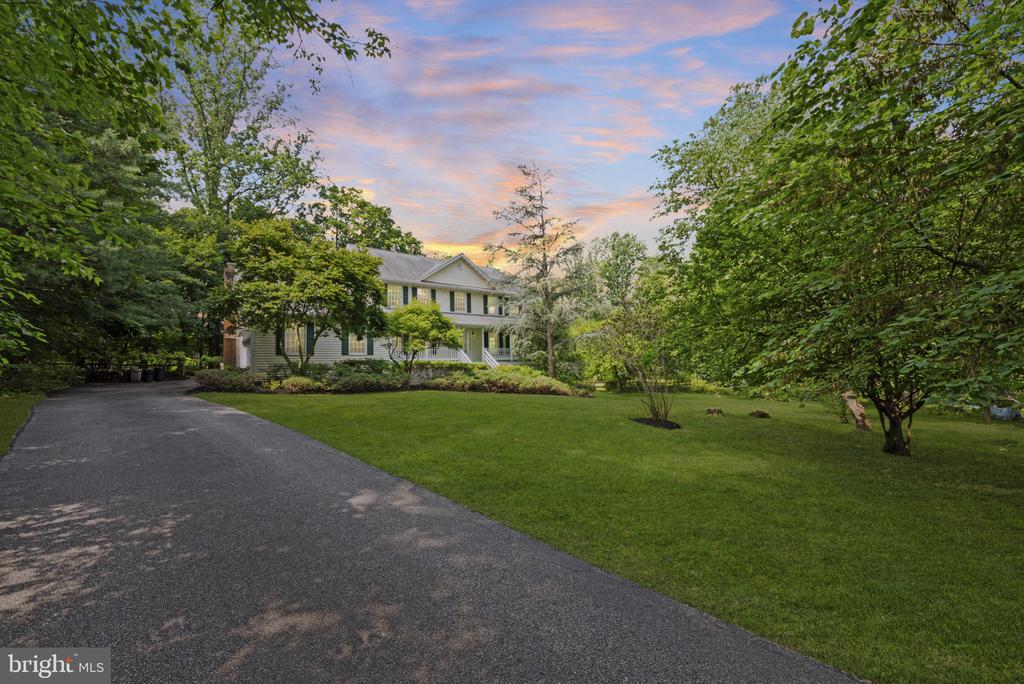 6 Constantine Dr