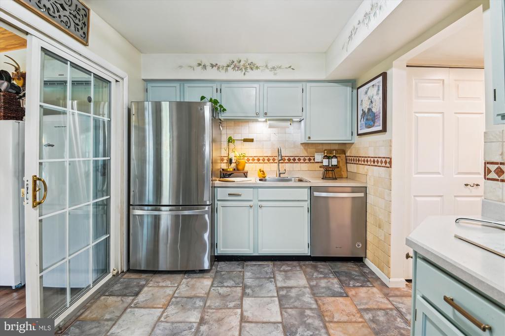 7138 Olivia Rd