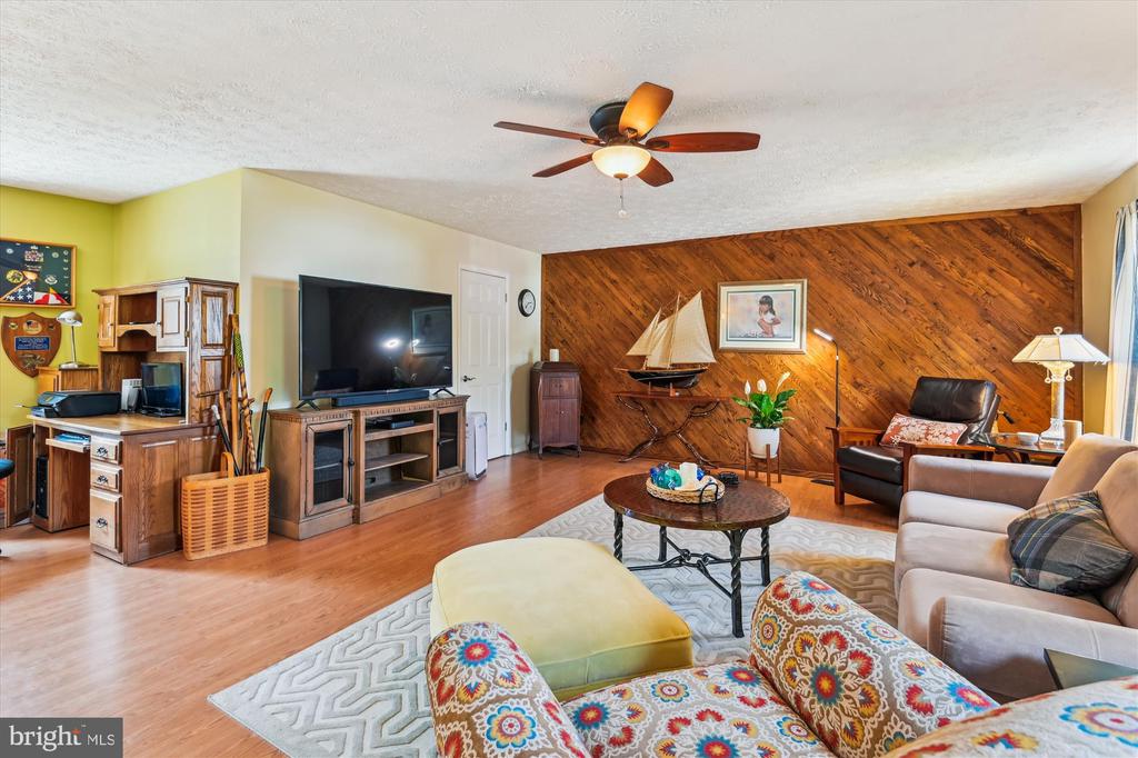 7138 Olivia Rd