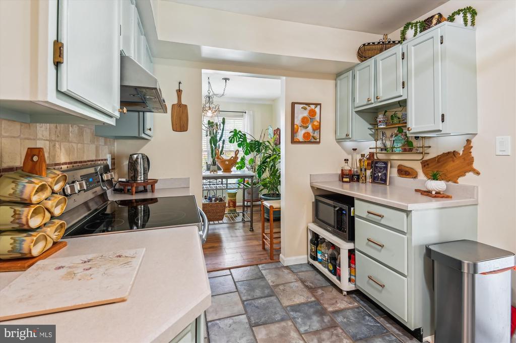 7138 Olivia Rd