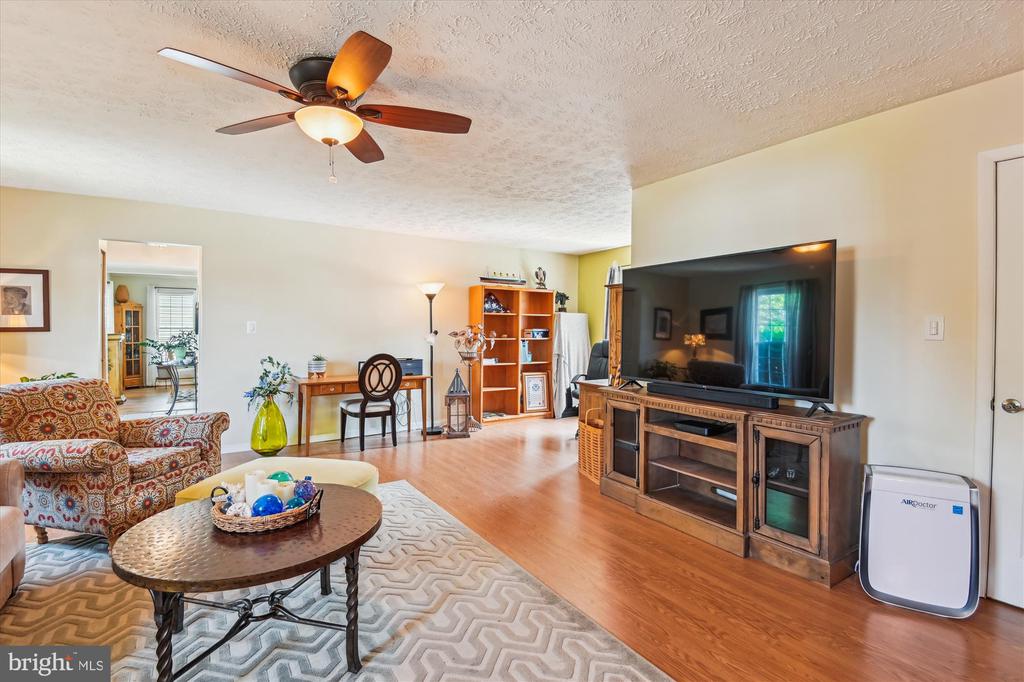 7138 Olivia Rd