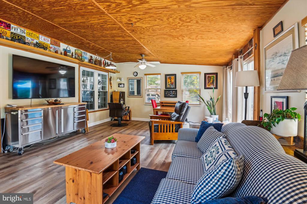 7138 Olivia Rd