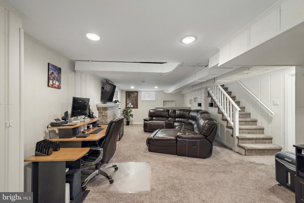 2619 Poplar Dr