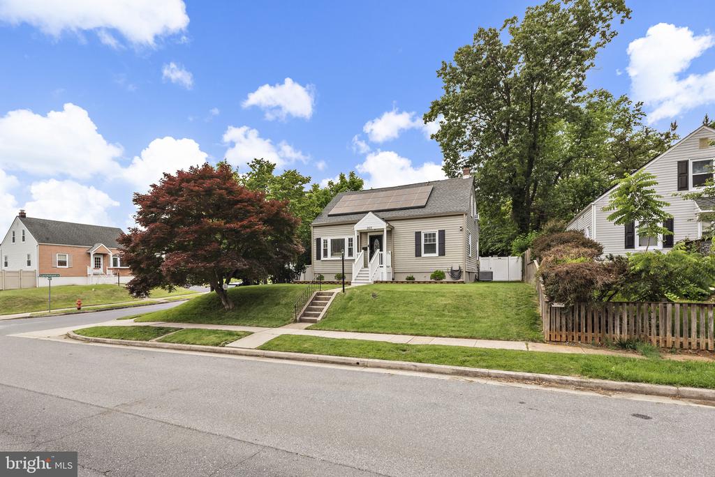 2619 Poplar Dr