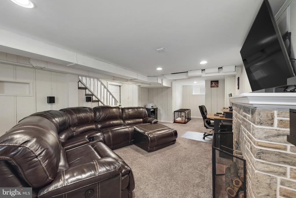 2619 Poplar Dr