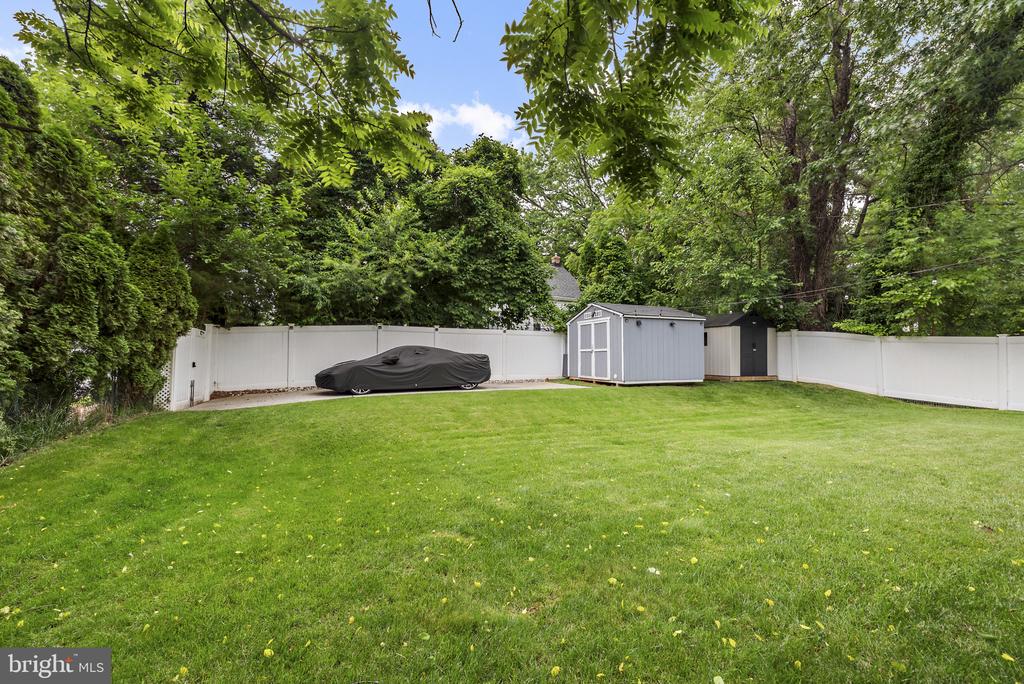2619 Poplar Dr