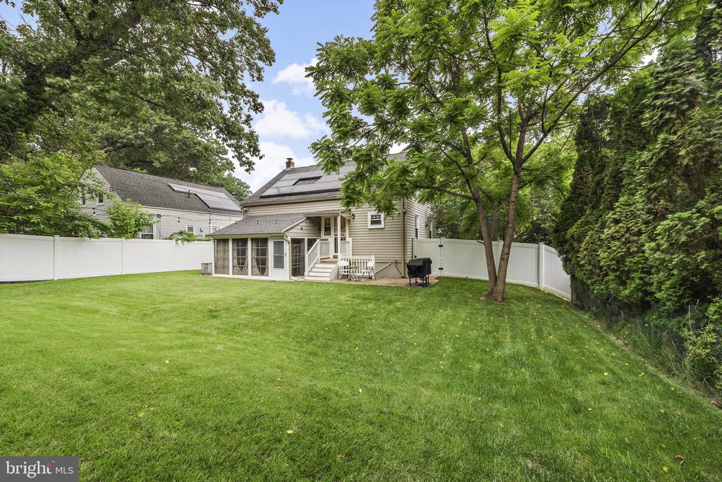2619 Poplar Dr