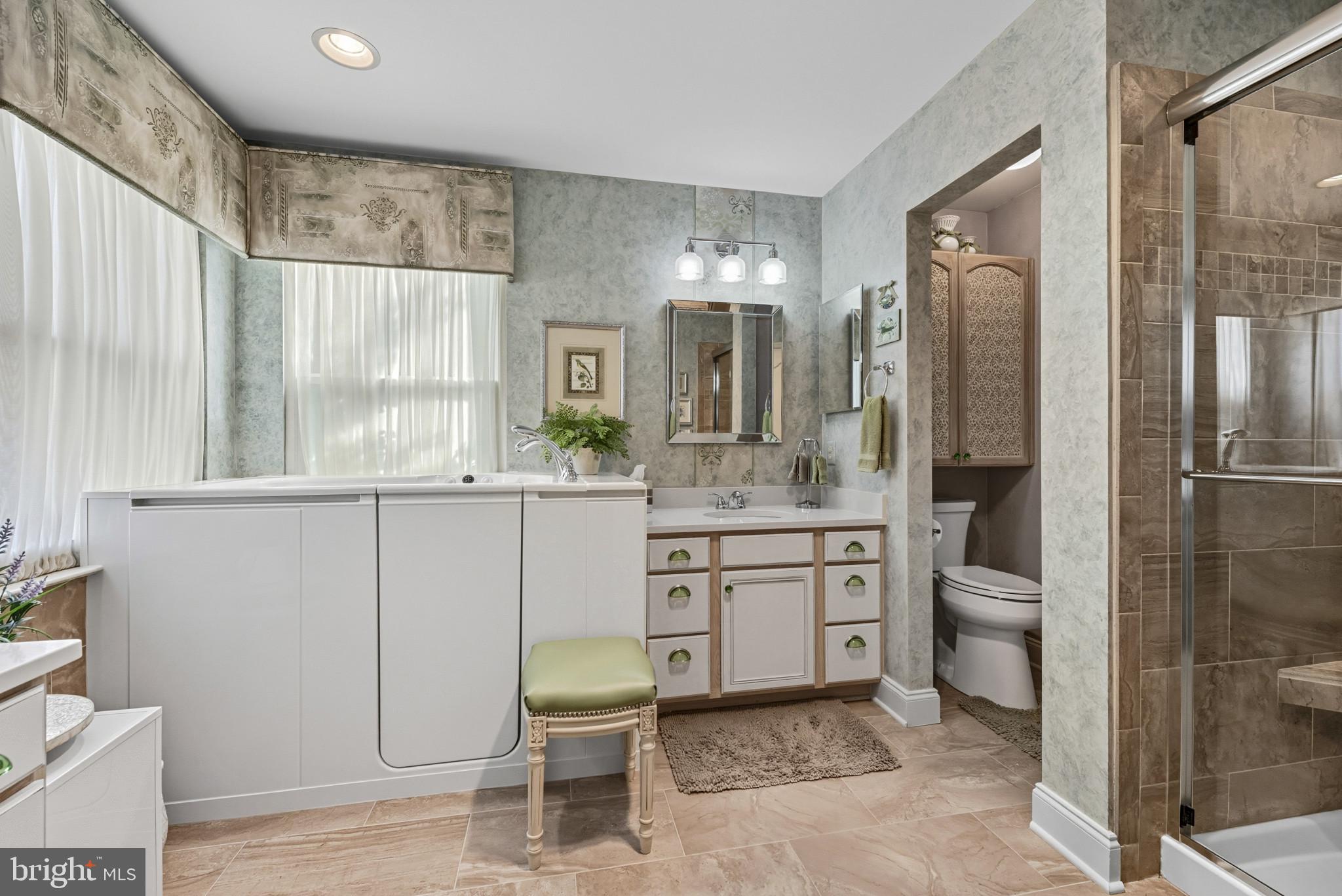 9105 AMBER OAKS WAY
