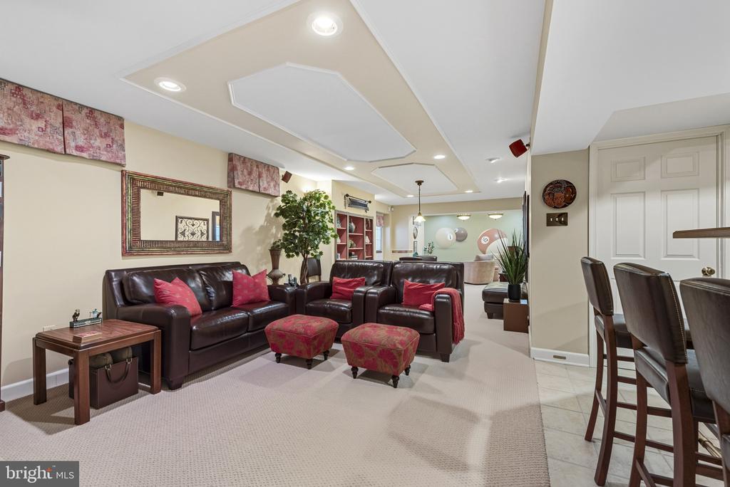 9105 AMBER OAKS WAY