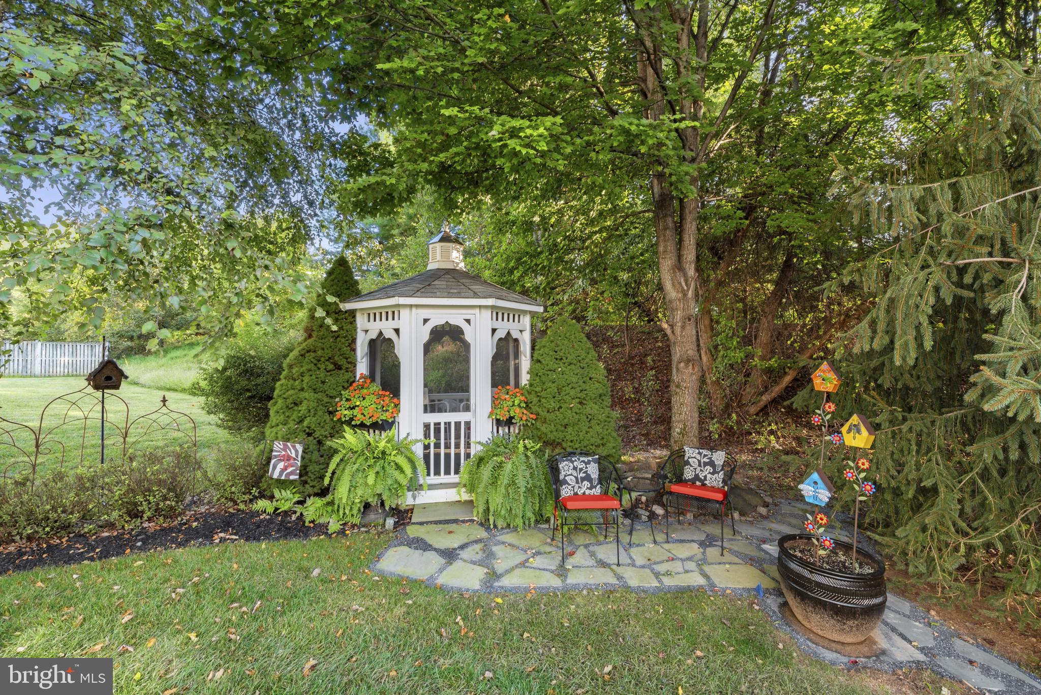 9105 AMBER OAKS WAY
