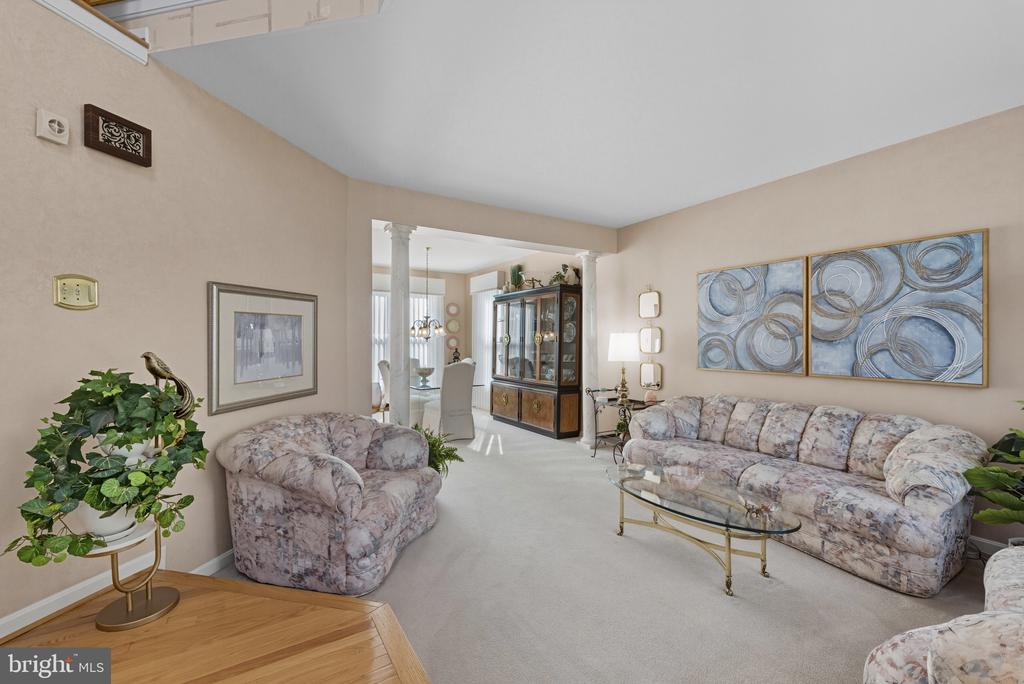9105 AMBER OAKS WAY