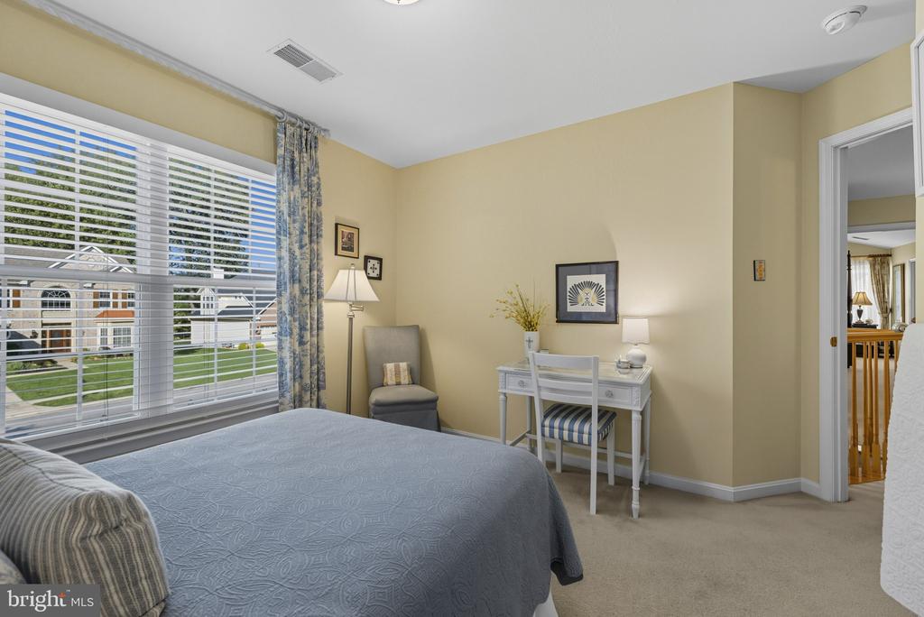9105 AMBER OAKS WAY
