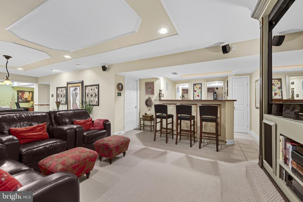 9105 AMBER OAKS WAY
