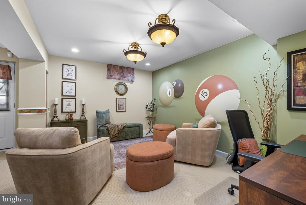 9105 AMBER OAKS WAY