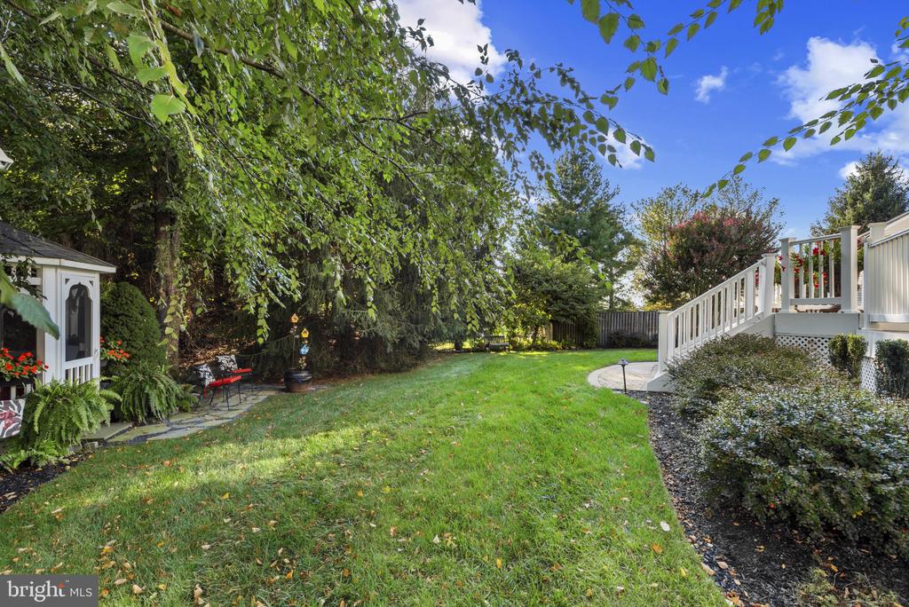 9105 AMBER OAKS WAY