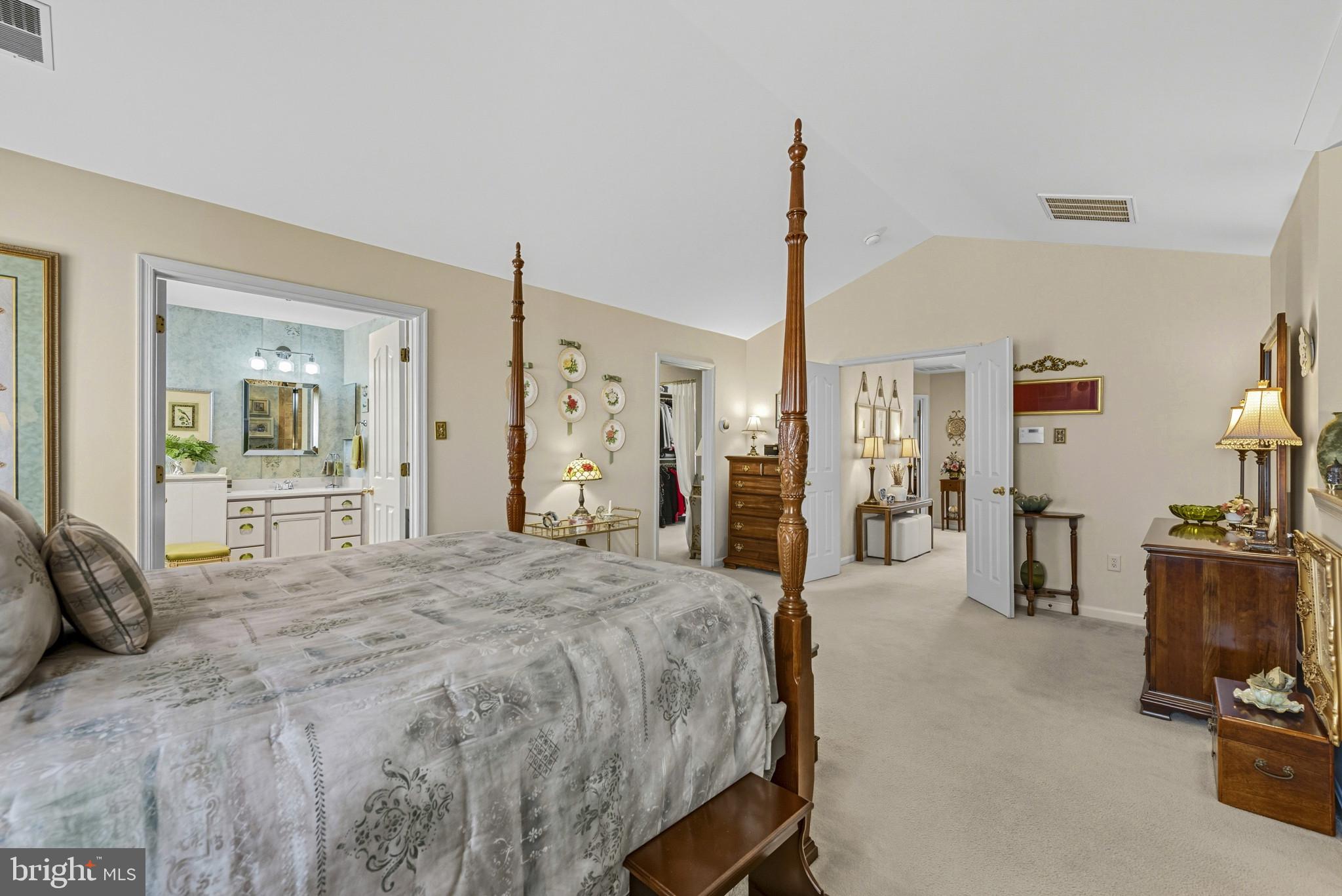 9105 AMBER OAKS WAY