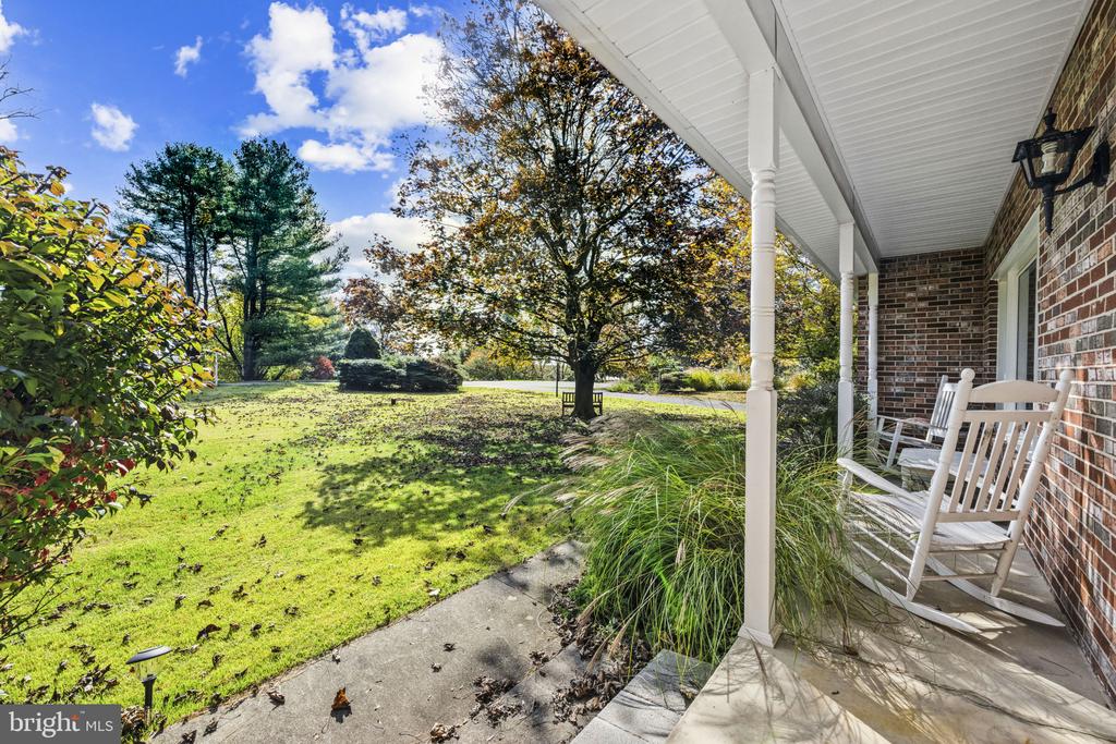 4 PHEASANT WOOD COURT