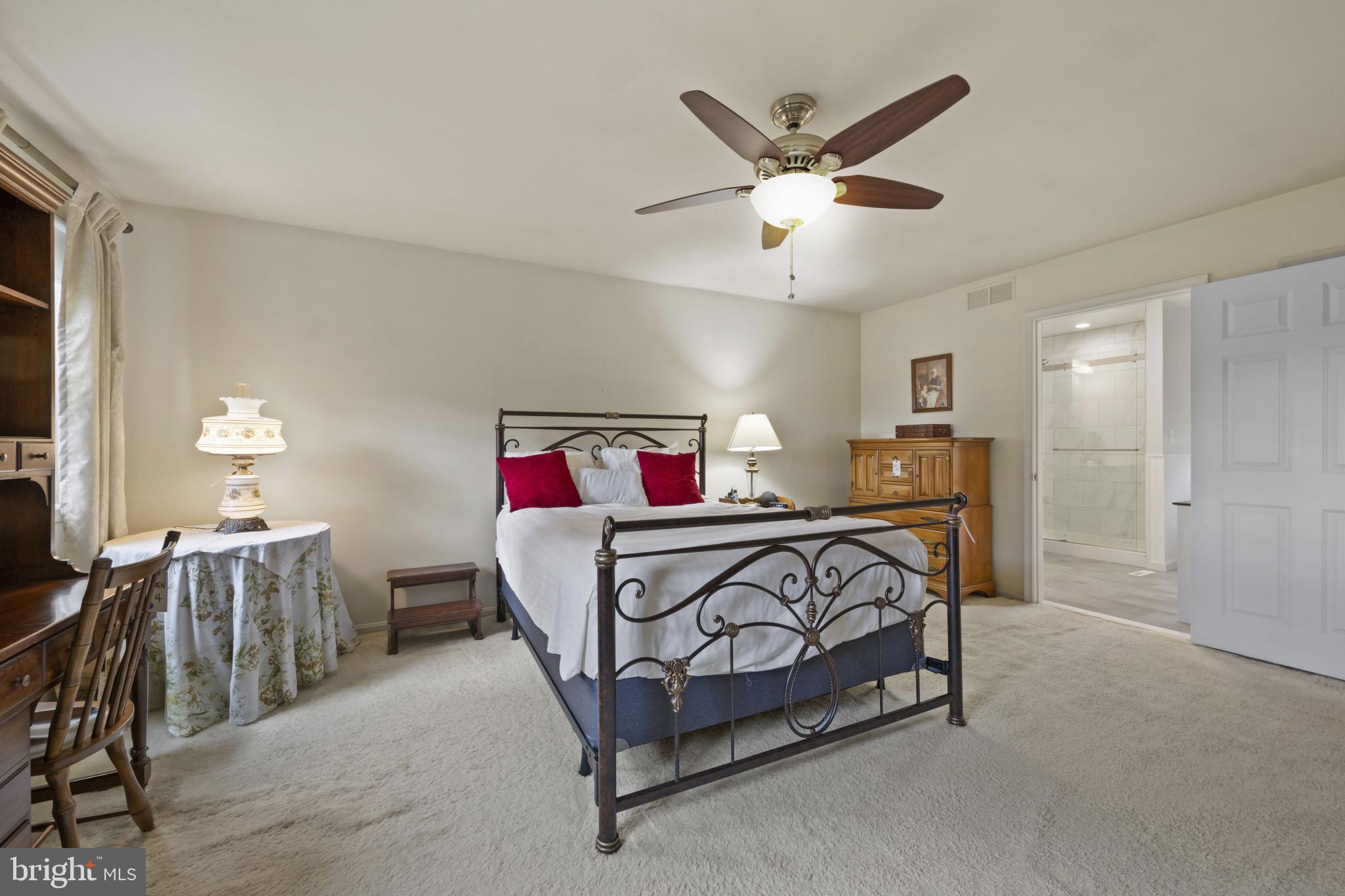 4 PHEASANT WOOD COURT