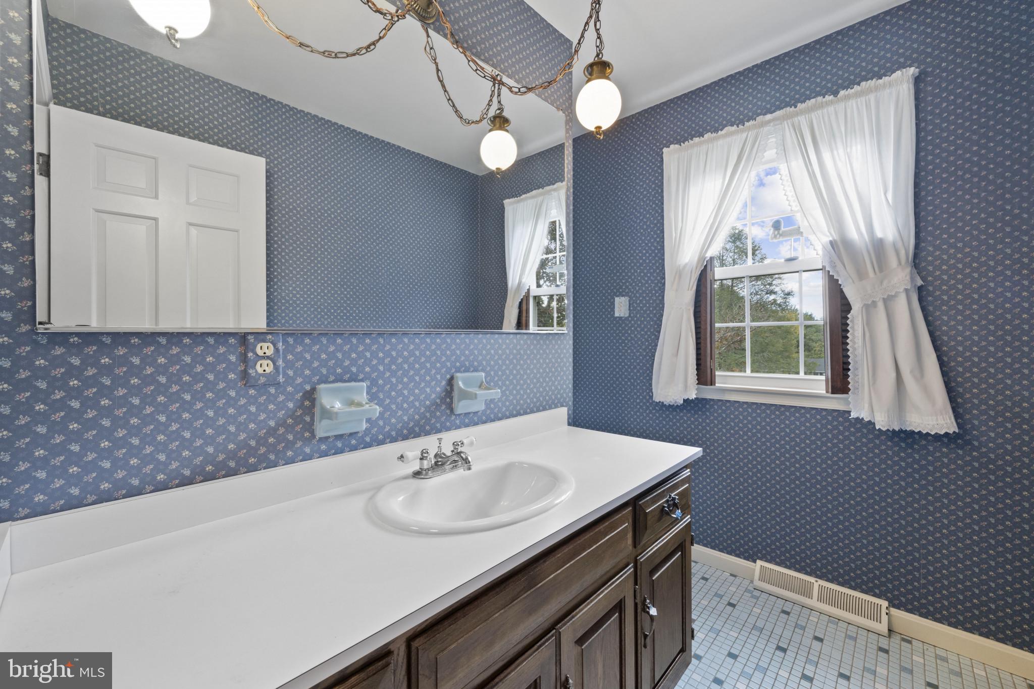 4 PHEASANT WOOD COURT