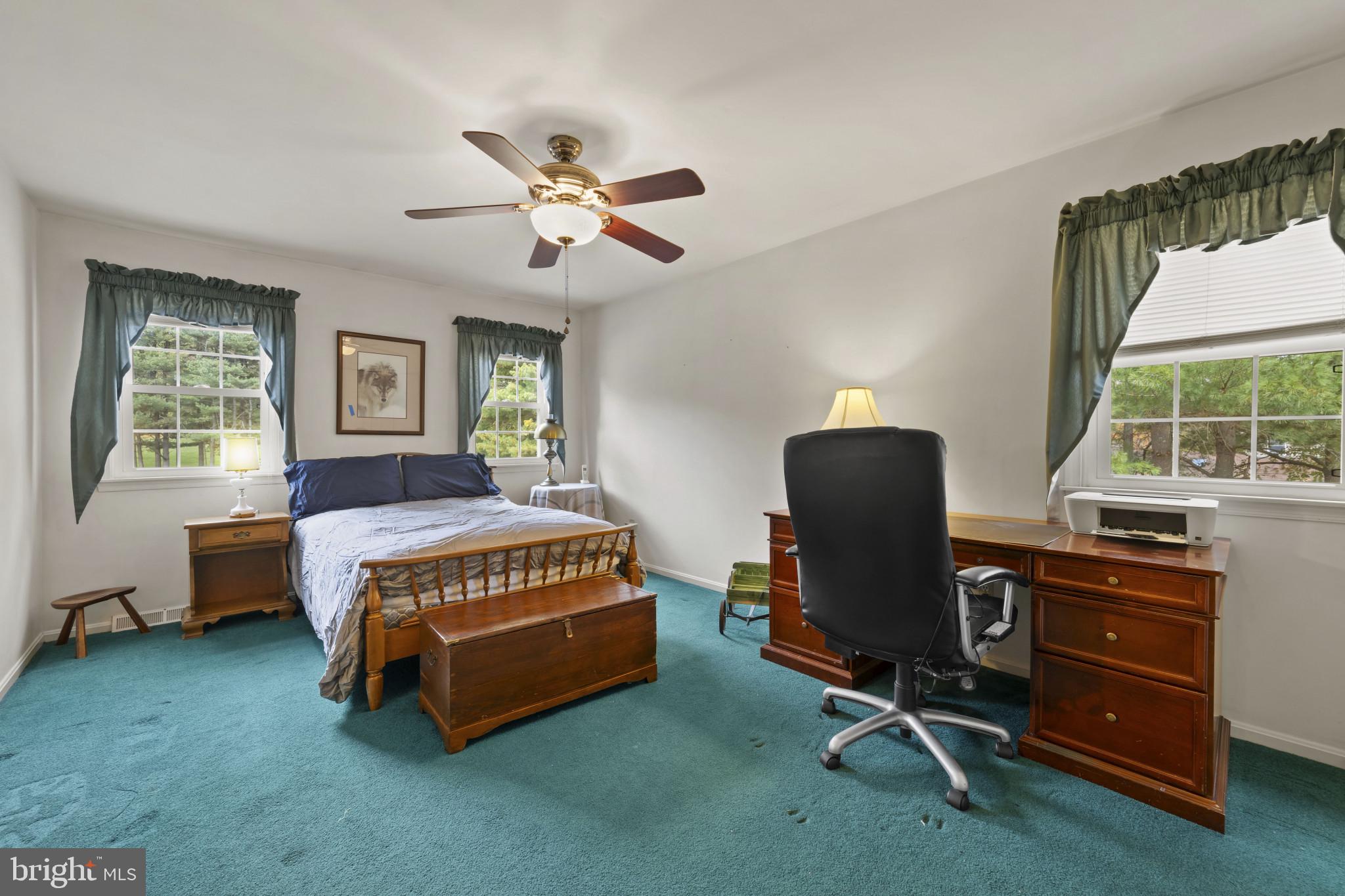 4 PHEASANT WOOD COURT