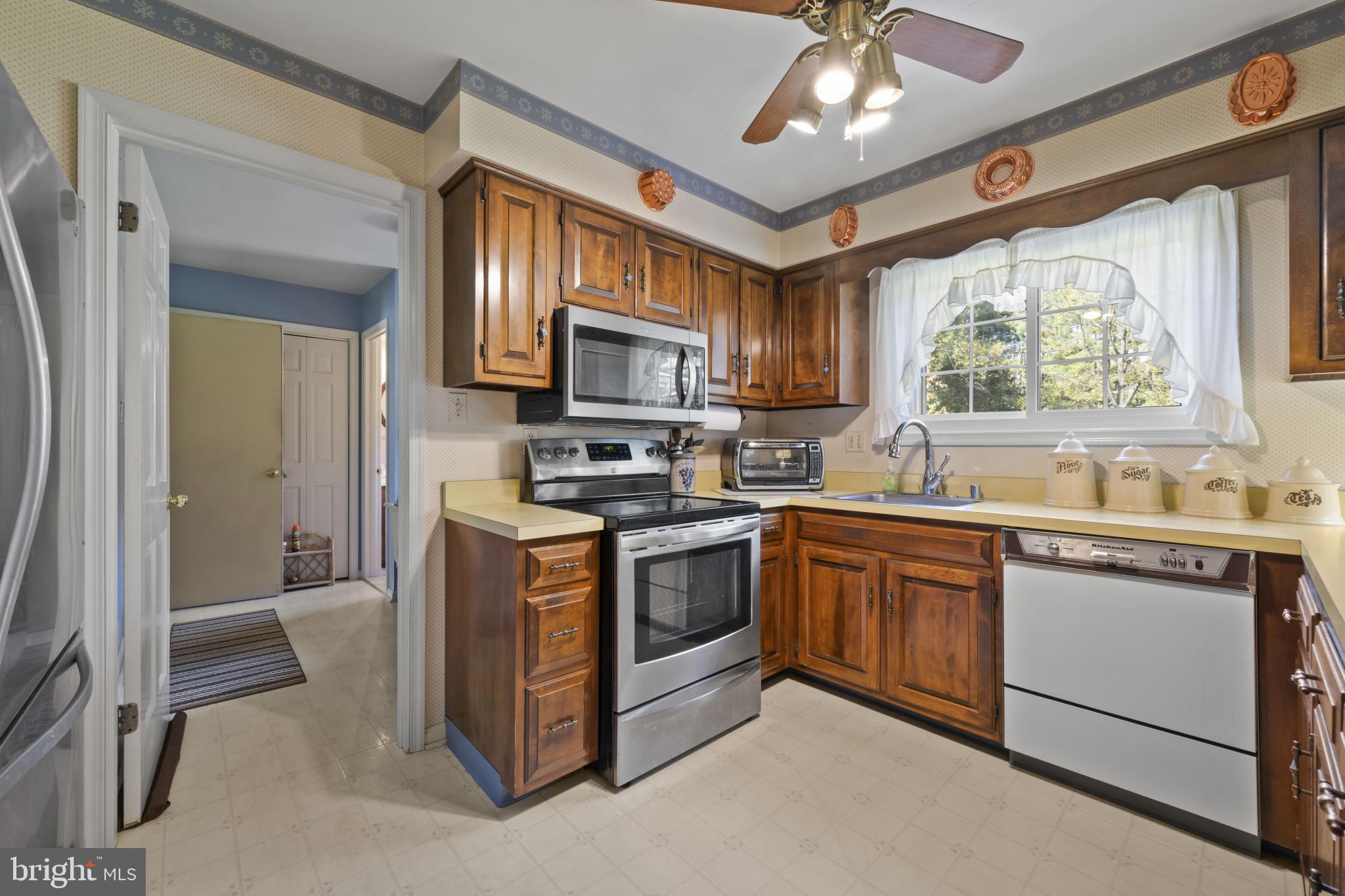 4 PHEASANT WOOD COURT