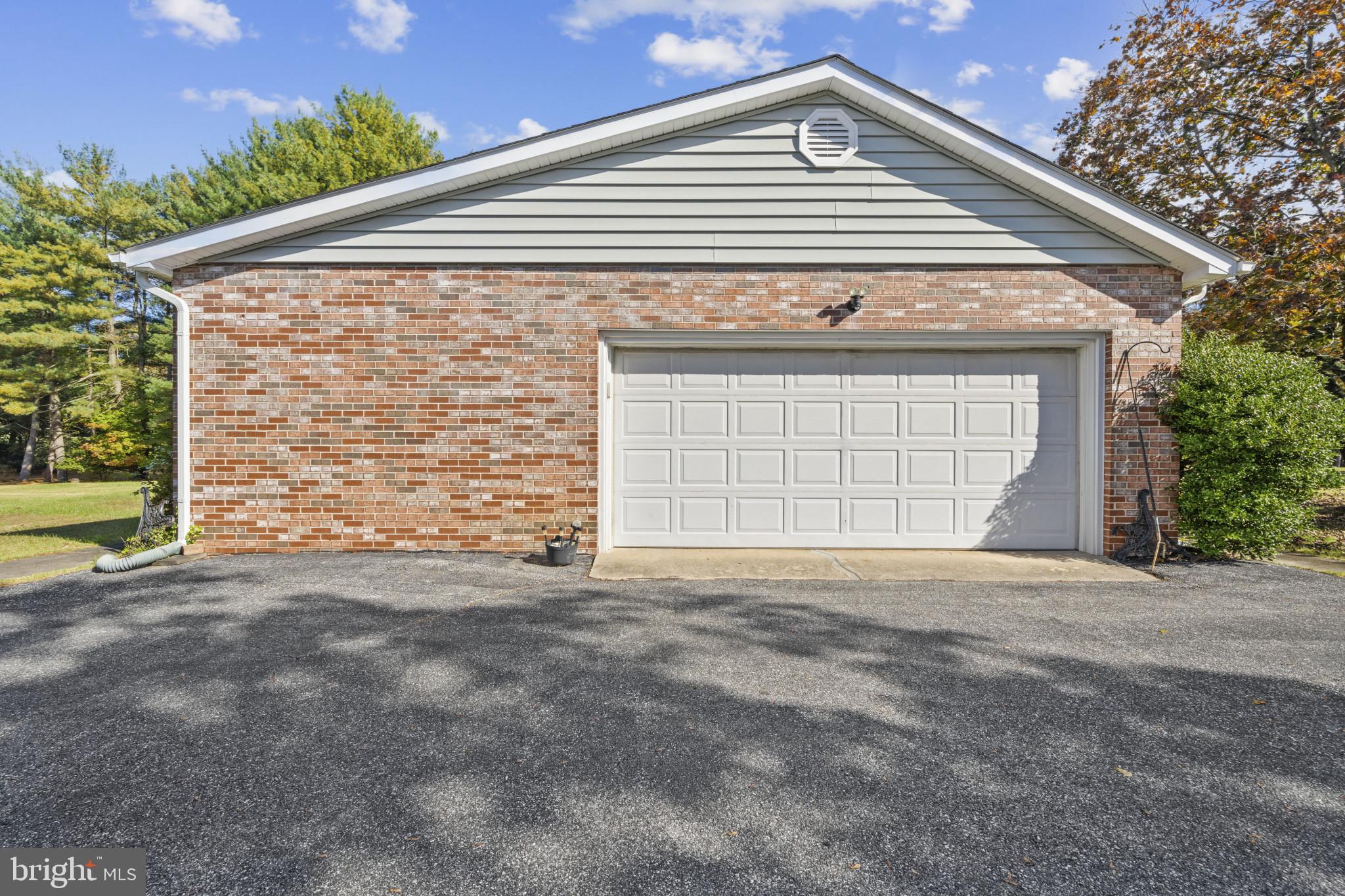 4 PHEASANT WOOD COURT