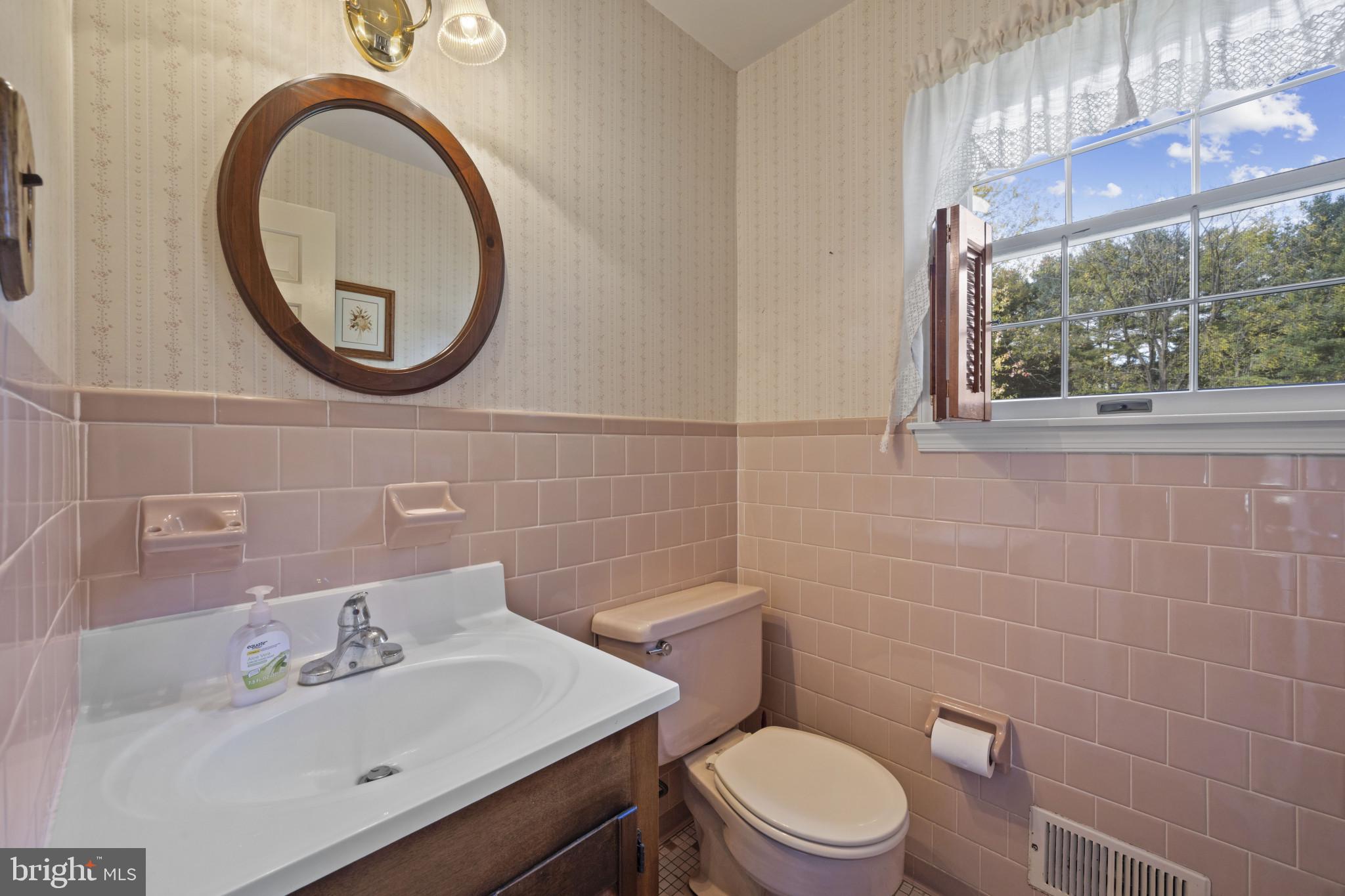 4 PHEASANT WOOD COURT