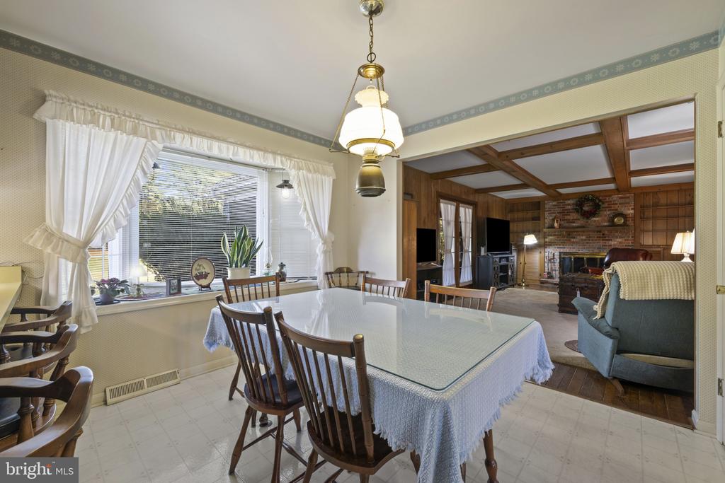 4 PHEASANT WOOD COURT