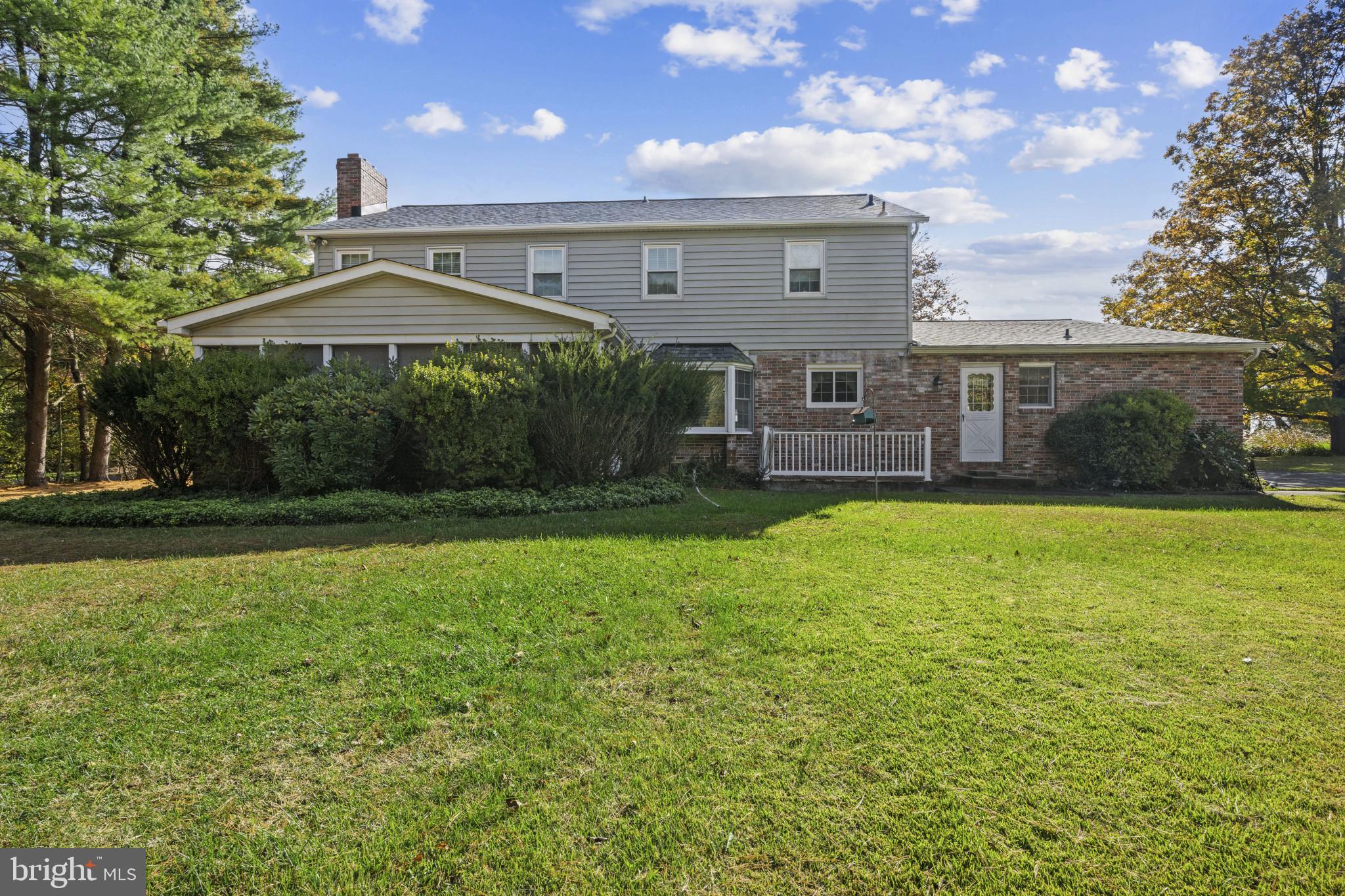 4 PHEASANT WOOD COURT