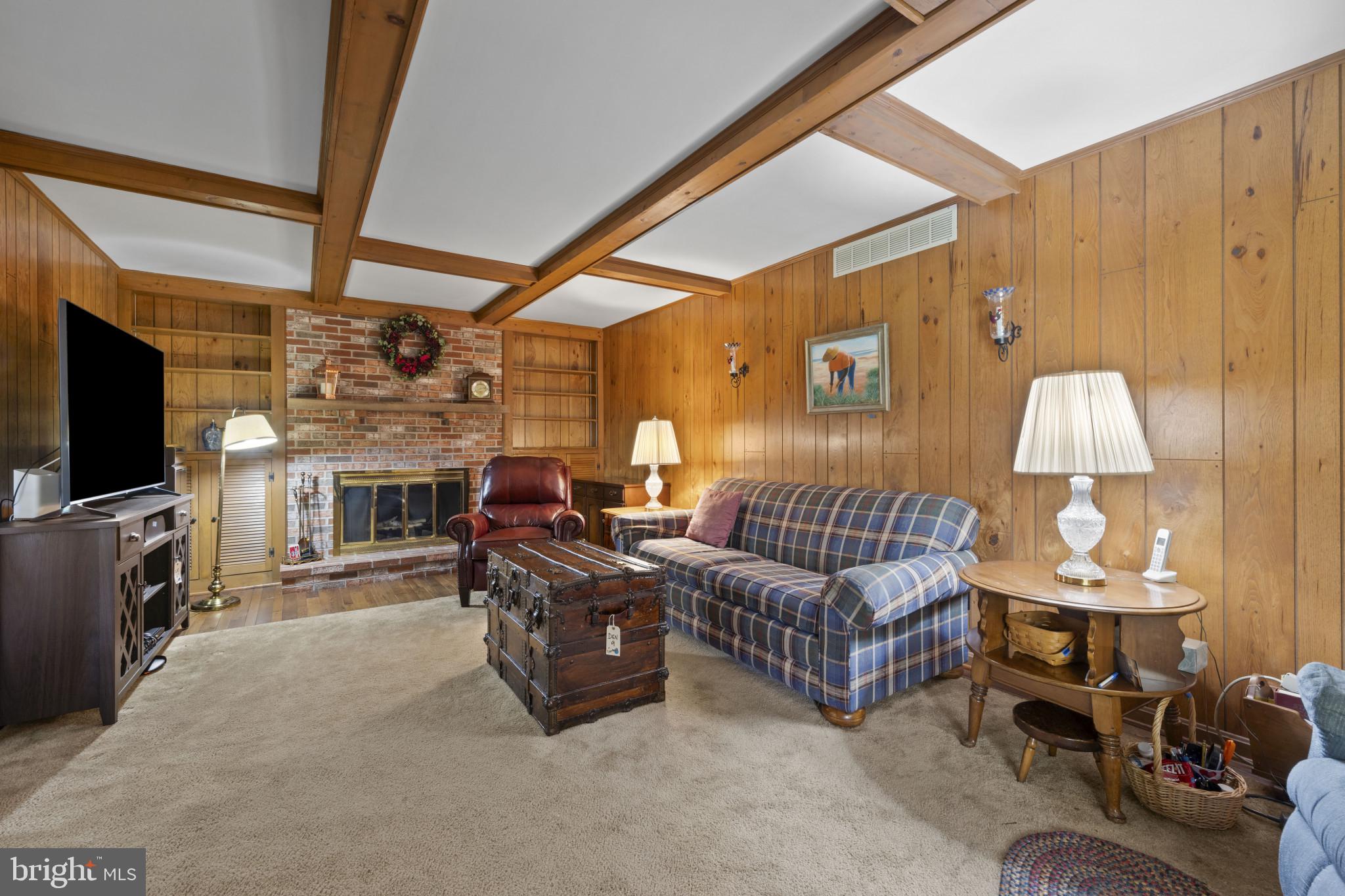 4 PHEASANT WOOD COURT