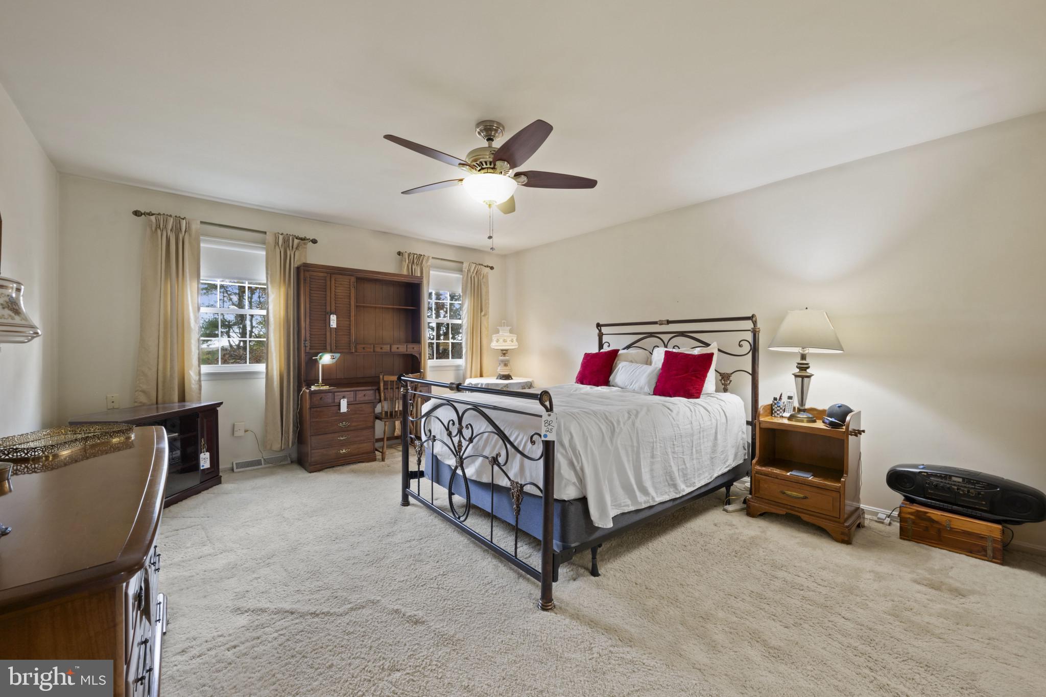 4 PHEASANT WOOD COURT