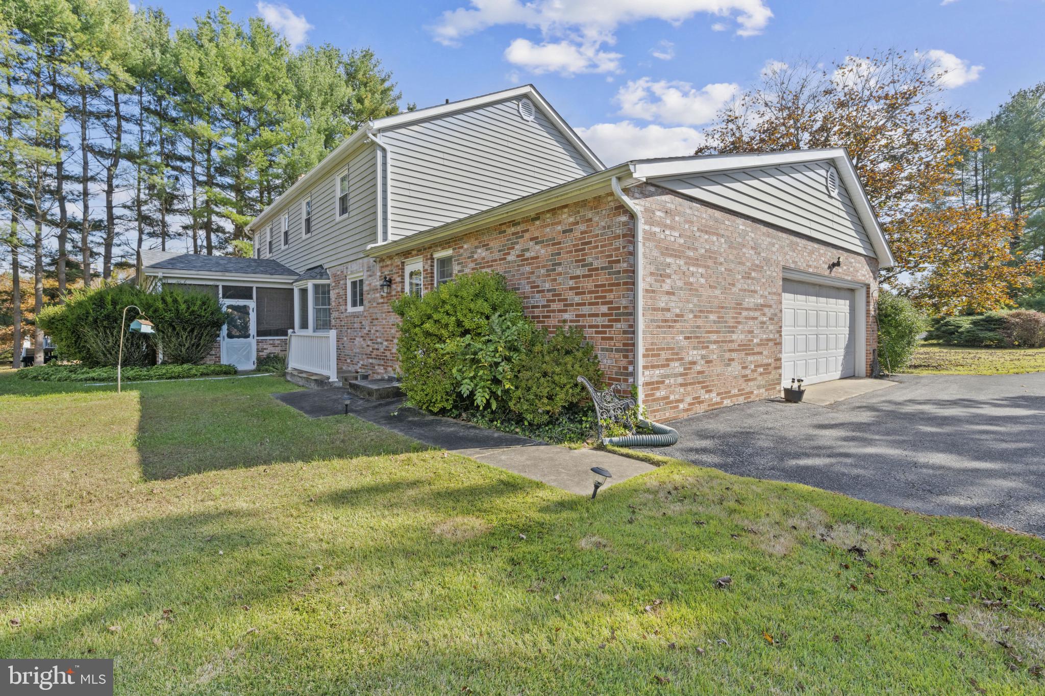 4 PHEASANT WOOD COURT