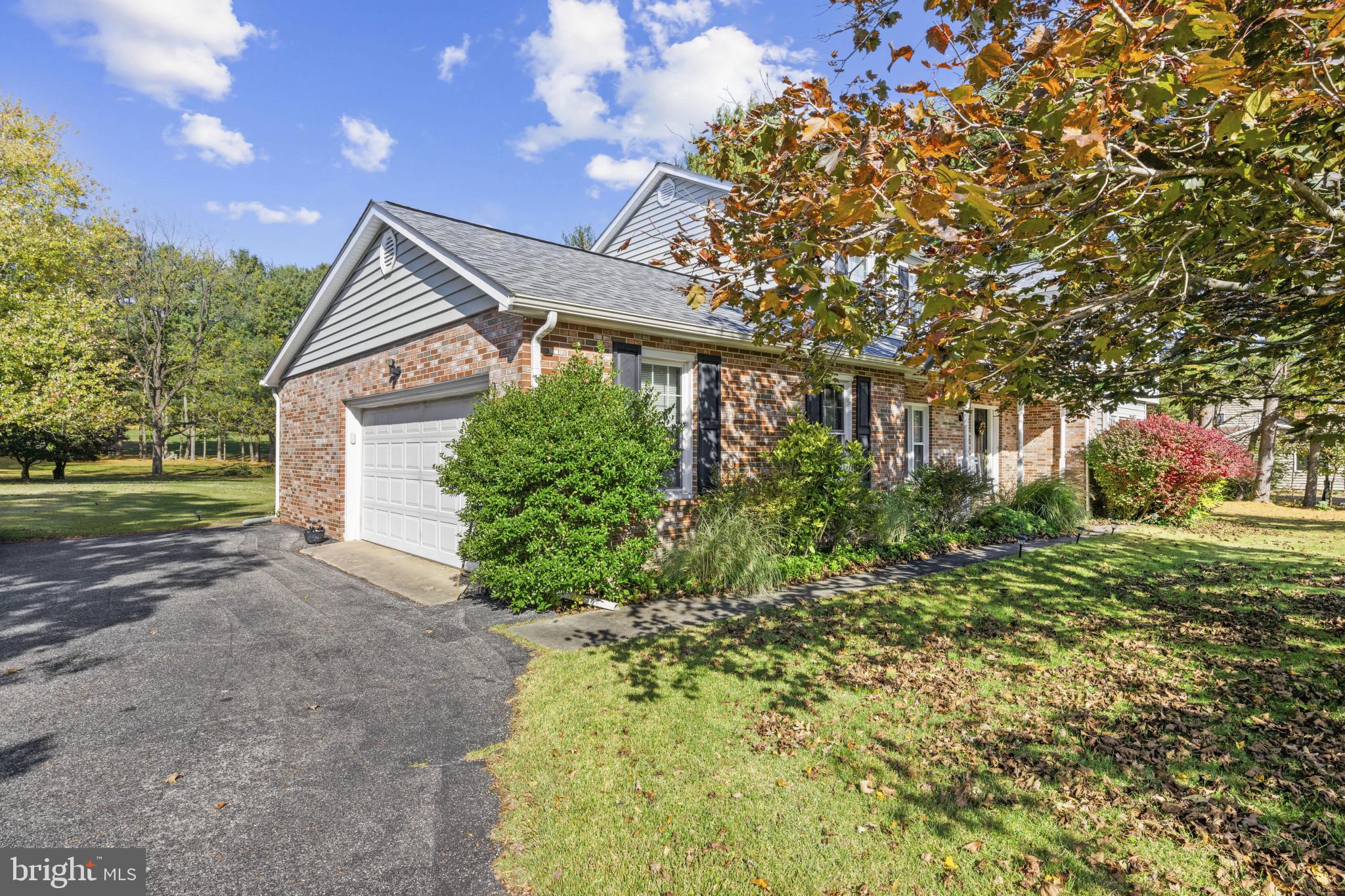 4 PHEASANT WOOD COURT